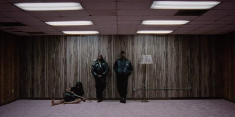 Y Control' Yeah Yeah Yeahs — DIRECTORS' LIBRARY